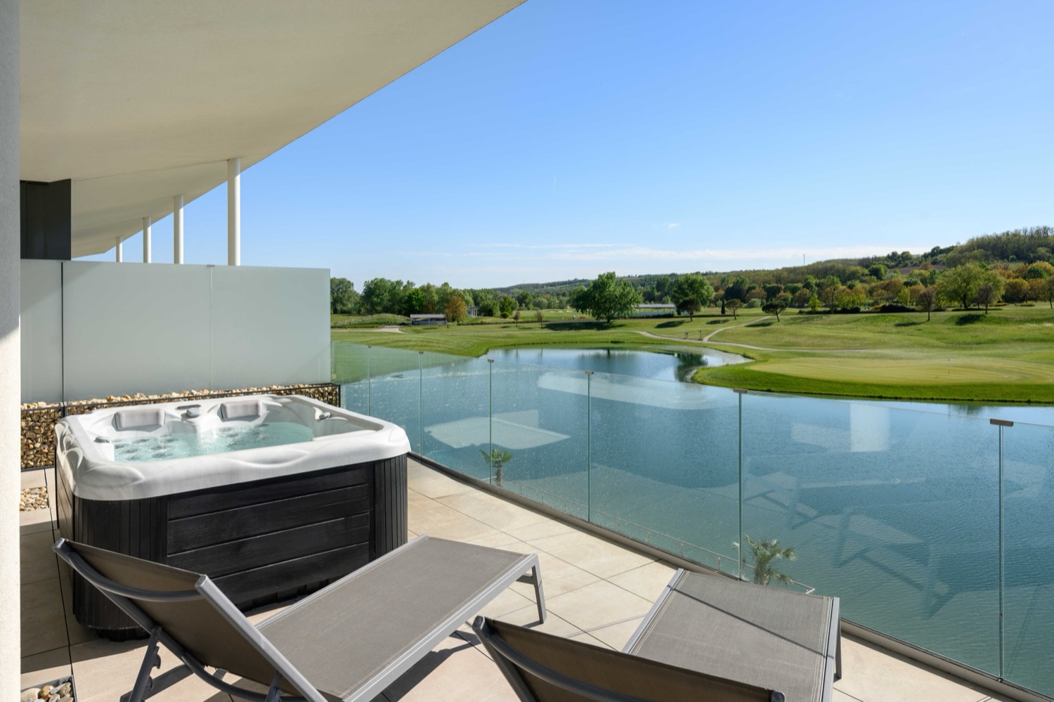 Luxury Lake View – panoráma